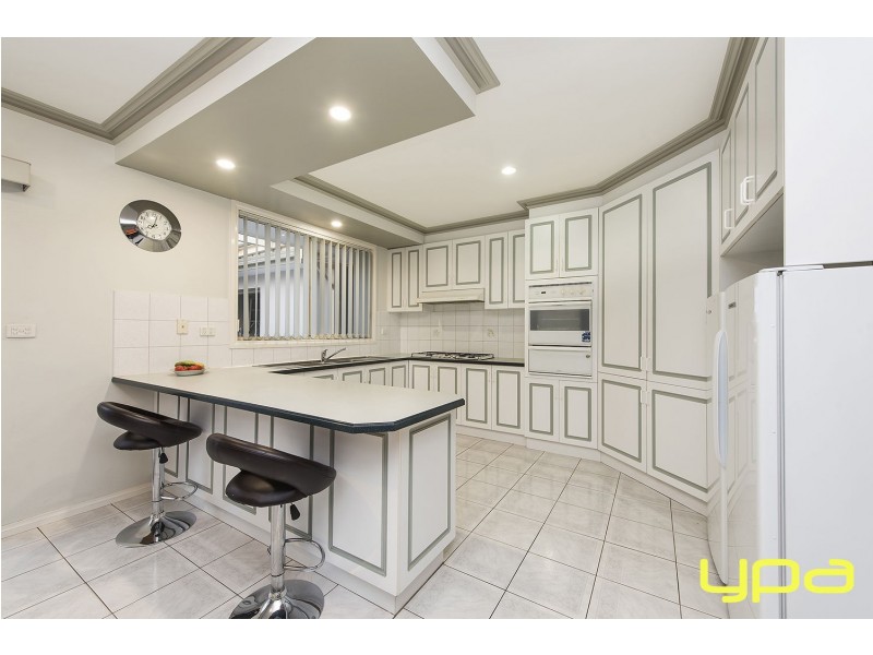 15 Clematis Drive, Taylors Lakes VIC 3038