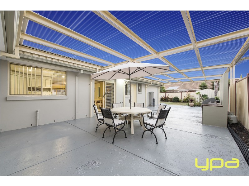 15 Clematis Drive, Taylors Lakes VIC 3038