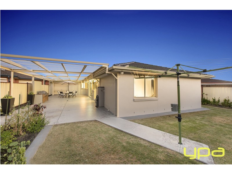 15 Clematis Drive, Taylors Lakes VIC 3038