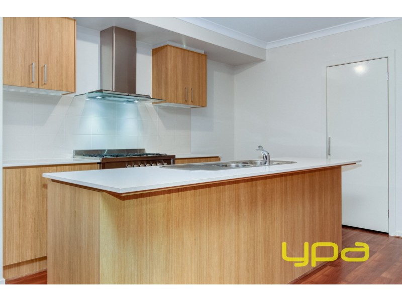 4 Shearer Way, Rockbank VIC 3335