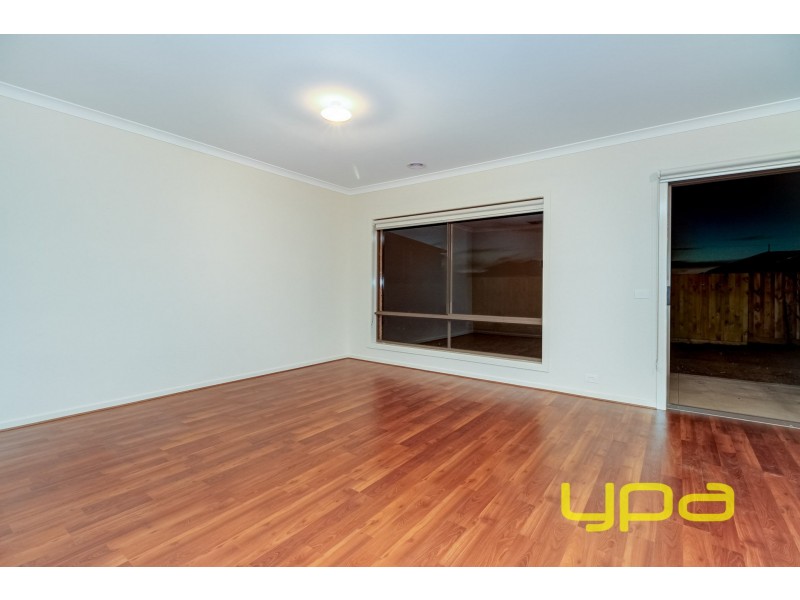 4 Shearer Way, Rockbank VIC 3335