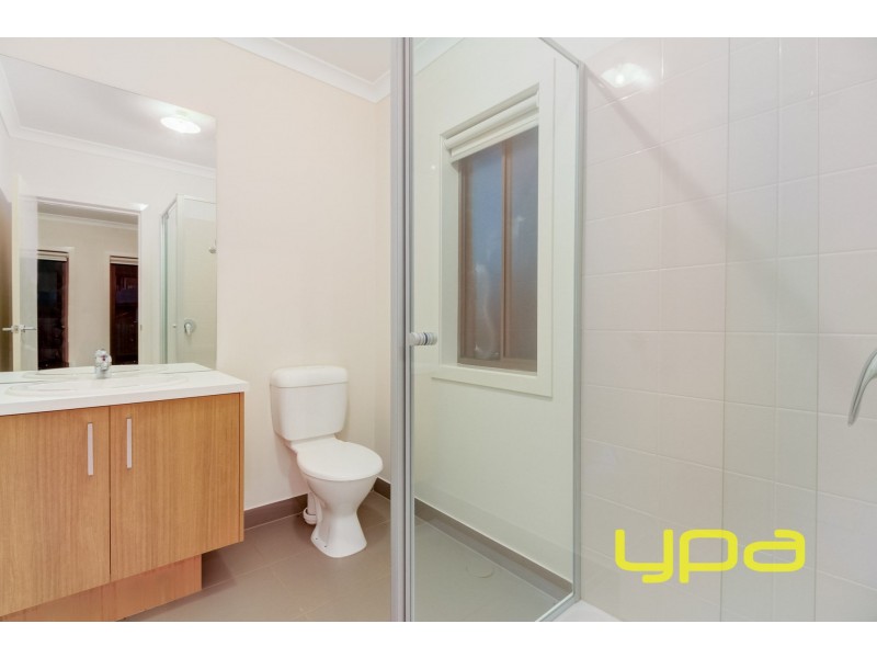 4 Shearer Way, Rockbank VIC 3335