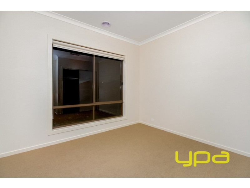 4 Shearer Way, Rockbank VIC 3335