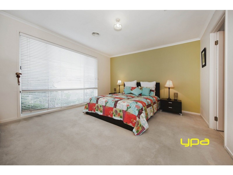 7 Cathedral Mews, Caroline Springs VIC 3023