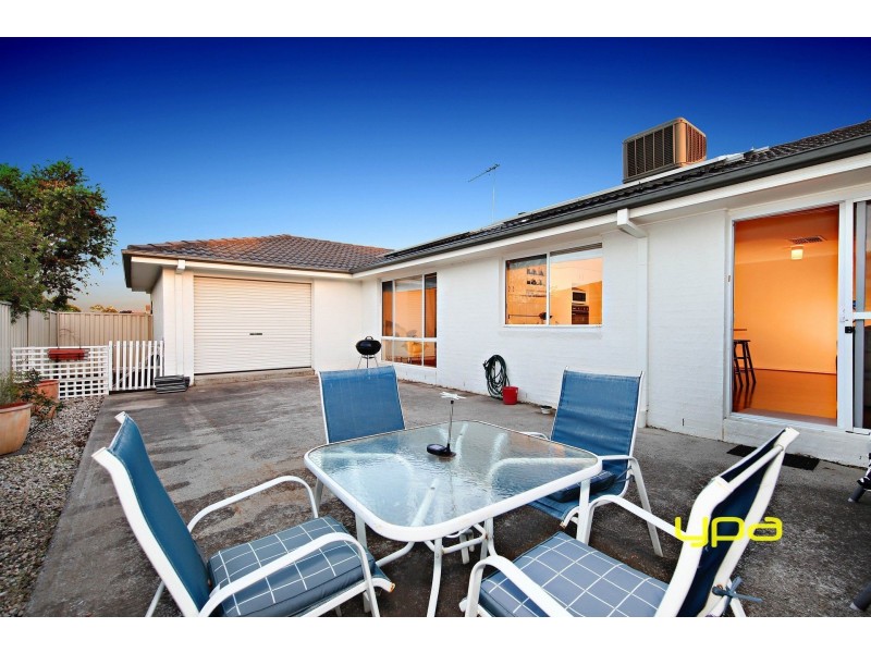 7 Cathedral Mews, Caroline Springs VIC 3023