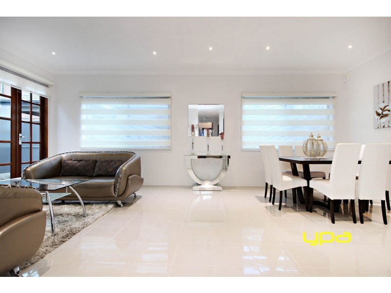 12 Marine Parade, Caroline Springs VIC 3023