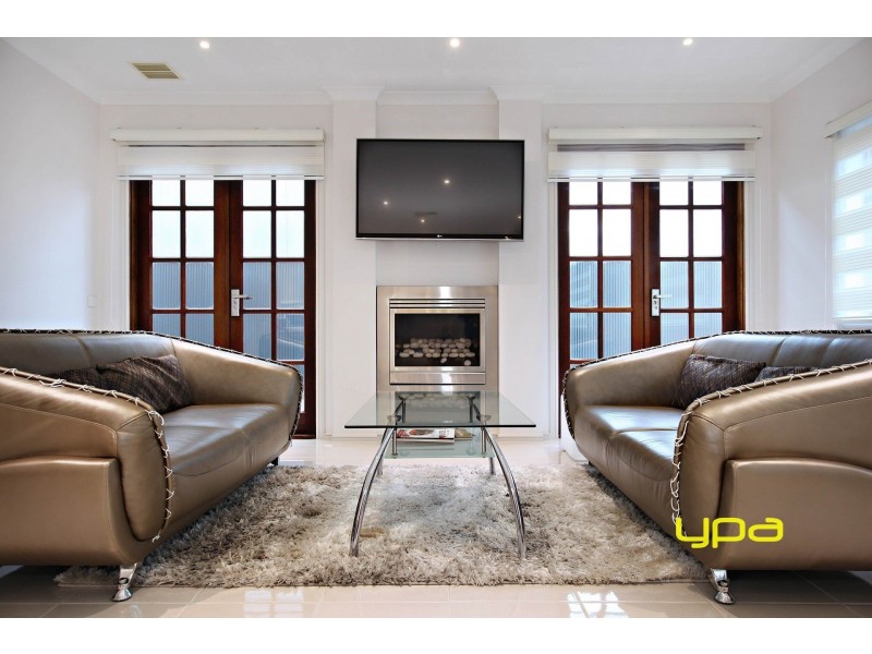 12 Marine Parade, Caroline Springs VIC 3023