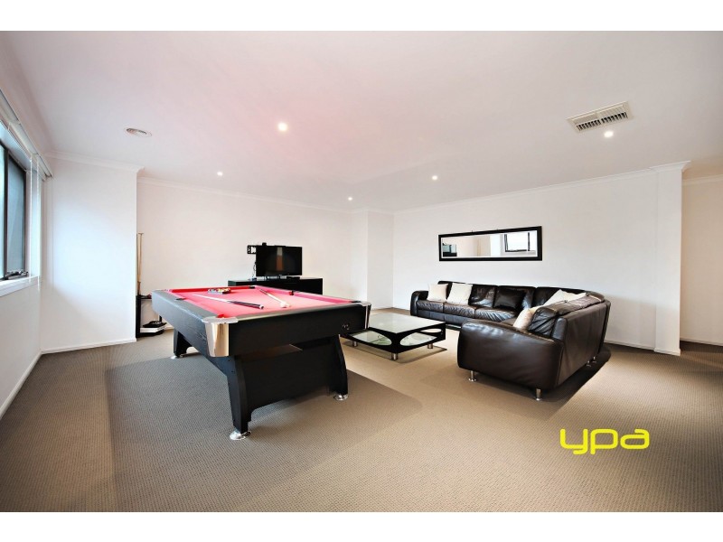 12 Marine Parade, Caroline Springs VIC 3023