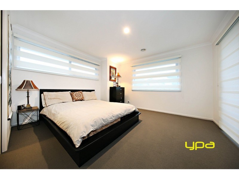 12 Marine Parade, Caroline Springs VIC 3023