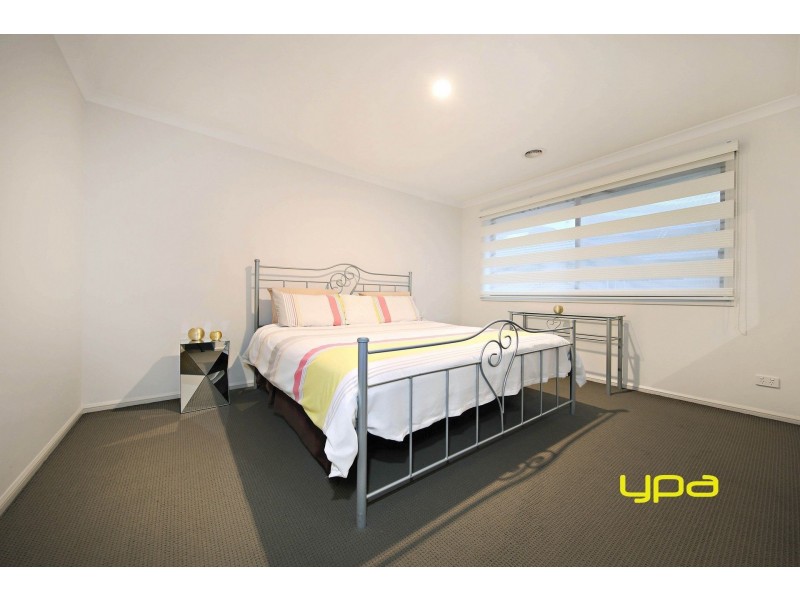 12 Marine Parade, Caroline Springs VIC 3023