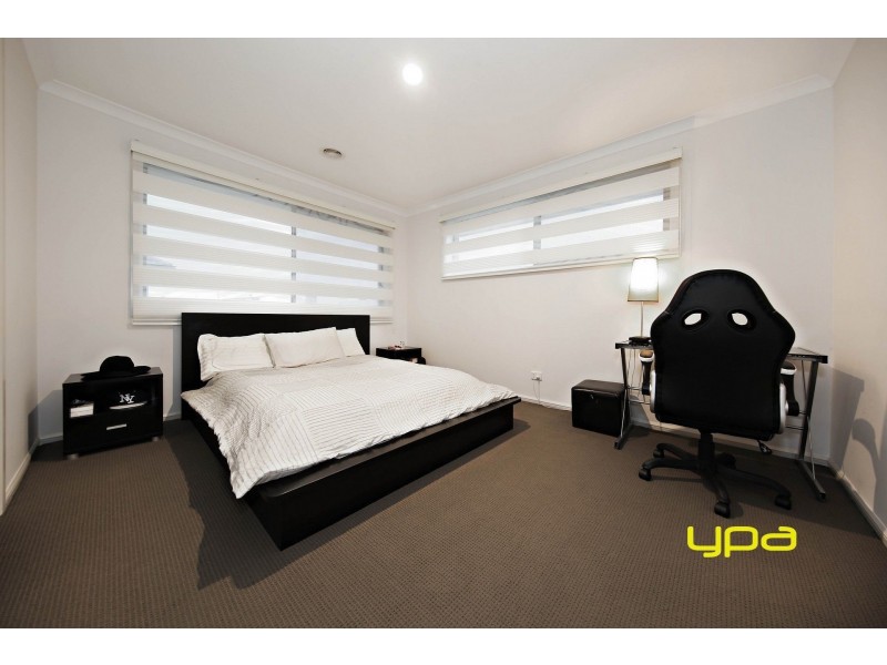 12 Marine Parade, Caroline Springs VIC 3023