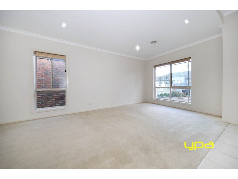 23 Dobell Crescent, Caroline Springs VIC 3023