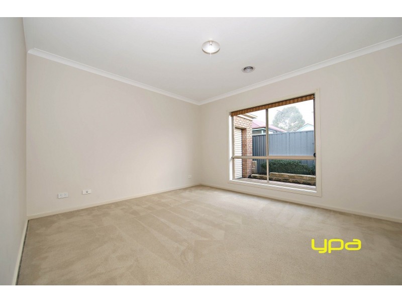 23 Dobell Crescent, Caroline Springs VIC 3023