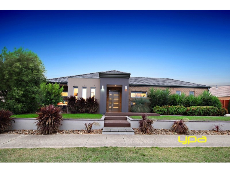 28 Drummond Street, Caroline Springs VIC 3023