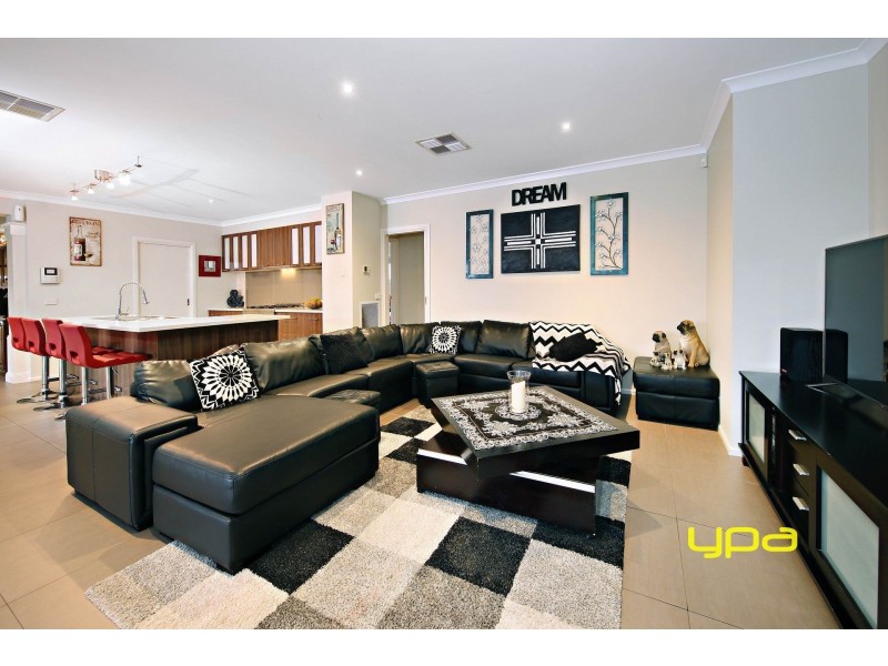 28 Drummond Street, Caroline Springs VIC 3023