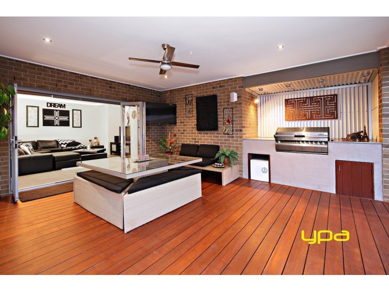 28 Drummond Street, Caroline Springs VIC 3023