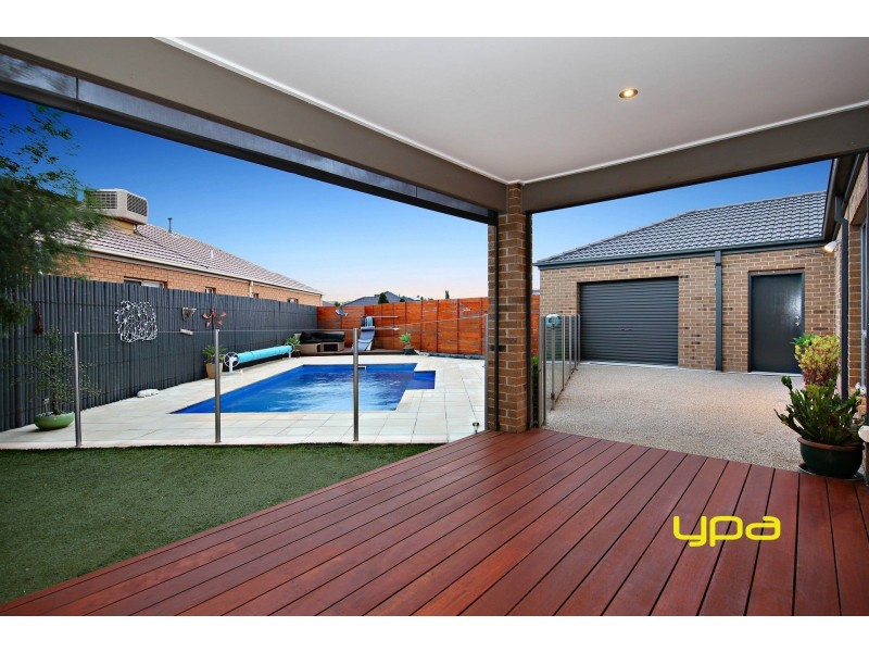 28 Drummond Street, Caroline Springs VIC 3023