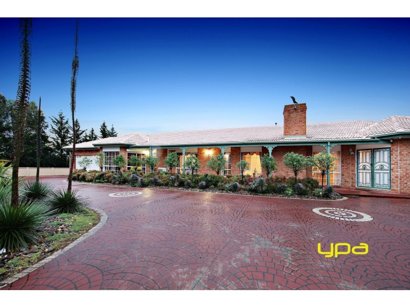 6 Robinia Close, Hillside VIC 3037