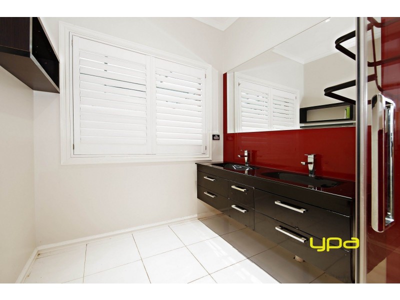 6 Robinia Close, Hillside VIC 3037