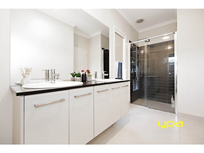 18 Rowling Street, Plumpton VIC 3335