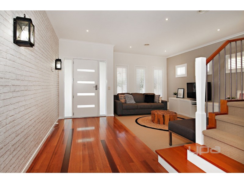 12 Narracan Close, Caroline Springs VIC 3023