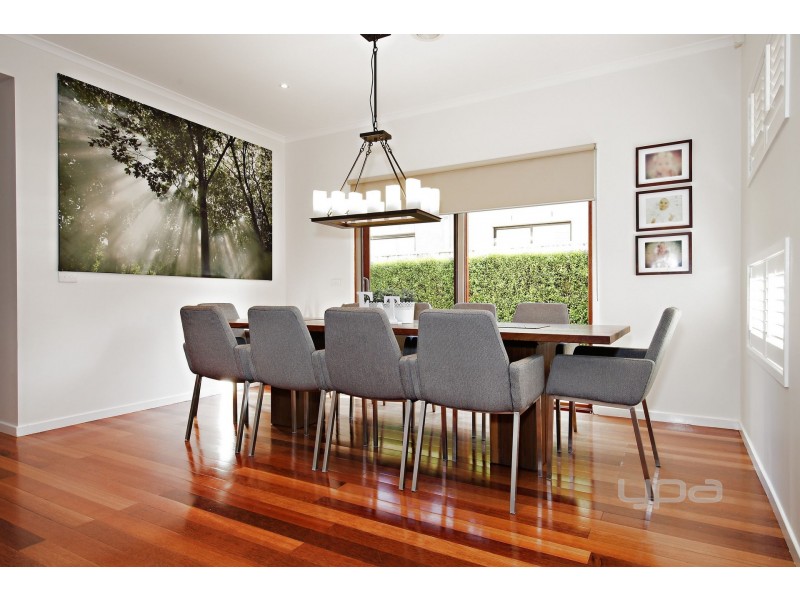 12 Narracan Close, Caroline Springs VIC 3023