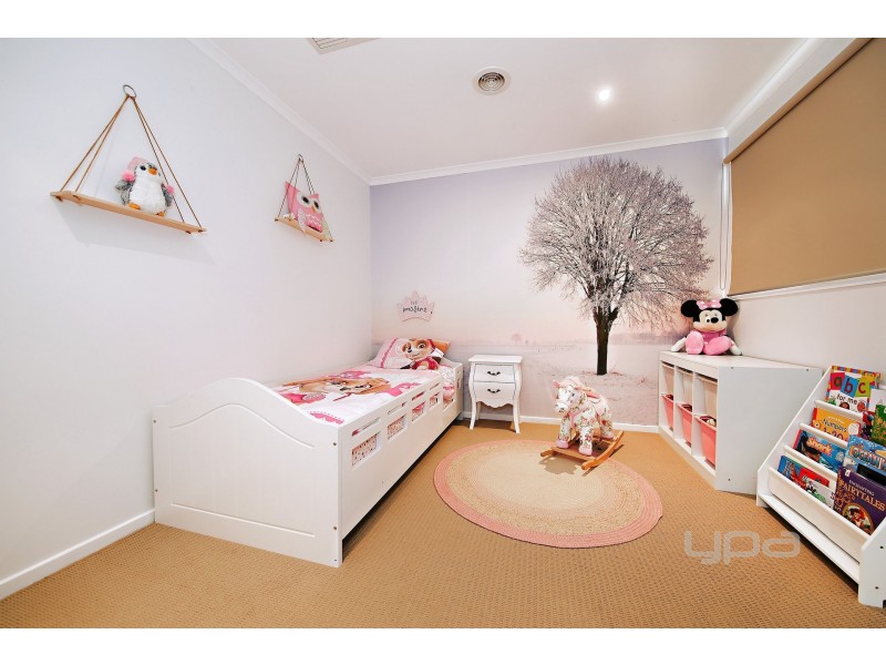 12 Narracan Close, Caroline Springs VIC 3023