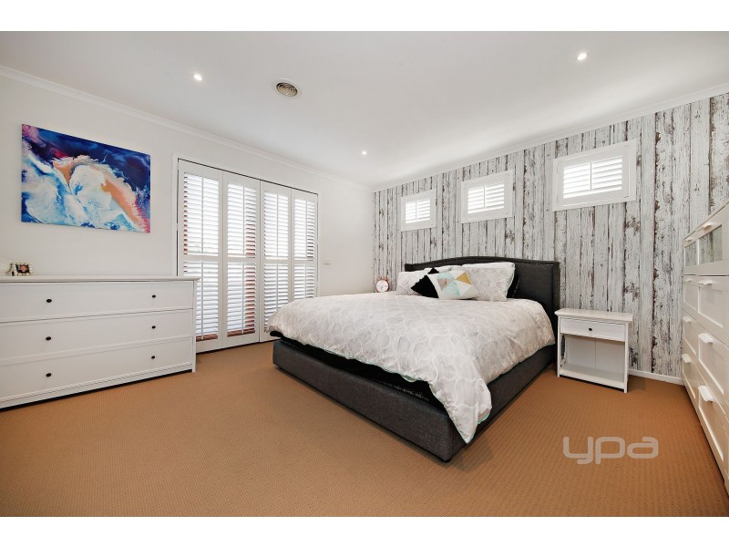 12 Narracan Close, Caroline Springs VIC 3023