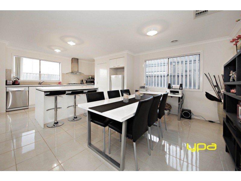 4 Annecy Boulevard, Plumpton VIC 3335