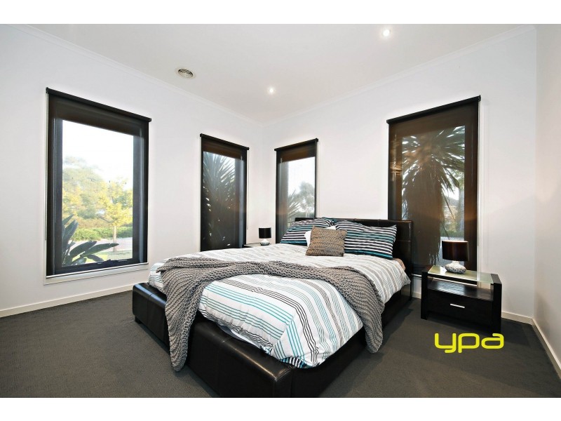 17 Cullen Terrace, Caroline Springs VIC 3023