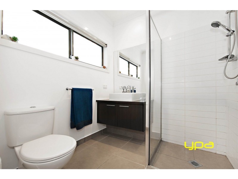 17 Cullen Terrace, Caroline Springs VIC 3023