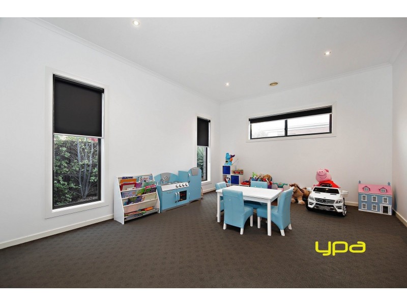 17 Cullen Terrace, Caroline Springs VIC 3023