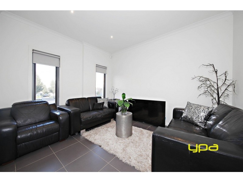 13 Bay Street, Caroline Springs VIC 3023