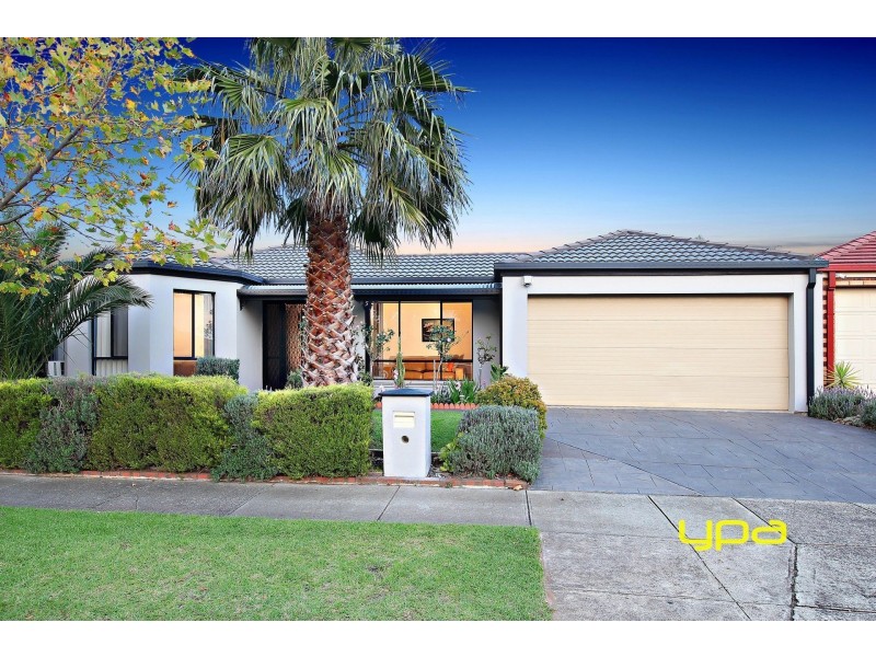 5 Earlington Boulevard, Burnside VIC 3023