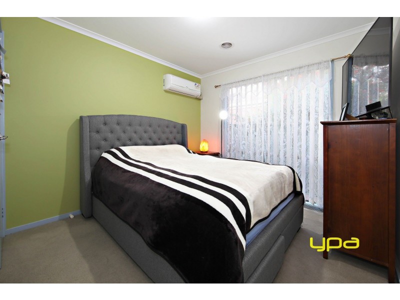 5 Earlington Boulevard, Burnside VIC 3023