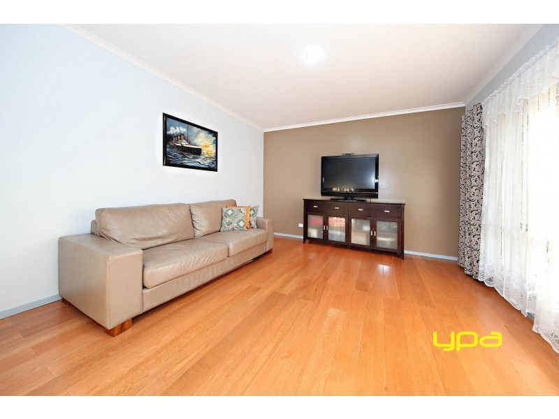 5 Earlington Boulevard, Burnside VIC 3023