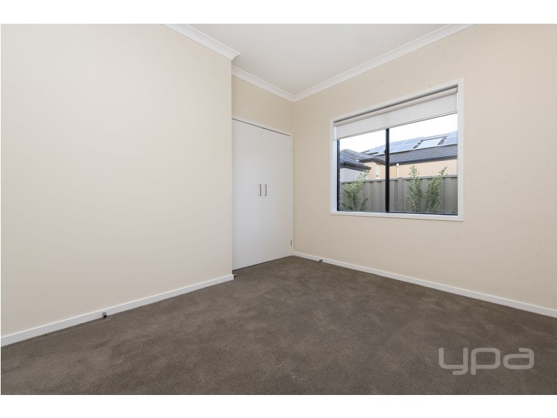 6 Cherry Lake Green, Caroline Springs VIC 3023