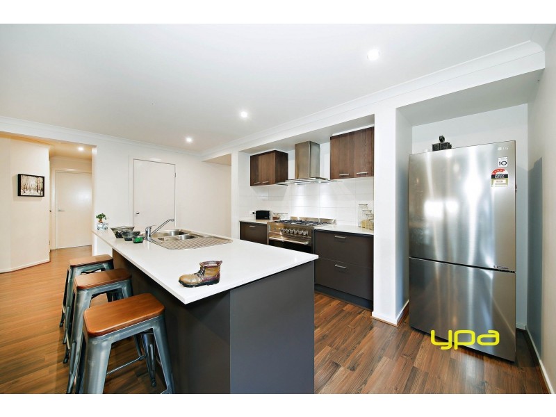 8 Aubisque Close, Plumpton VIC 3335