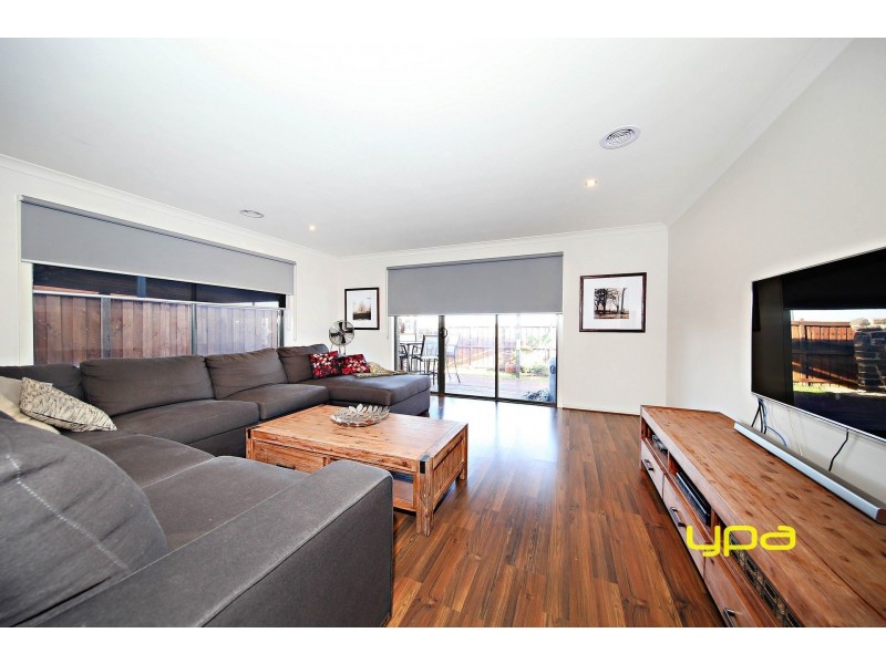 8 Aubisque Close, Plumpton VIC 3335