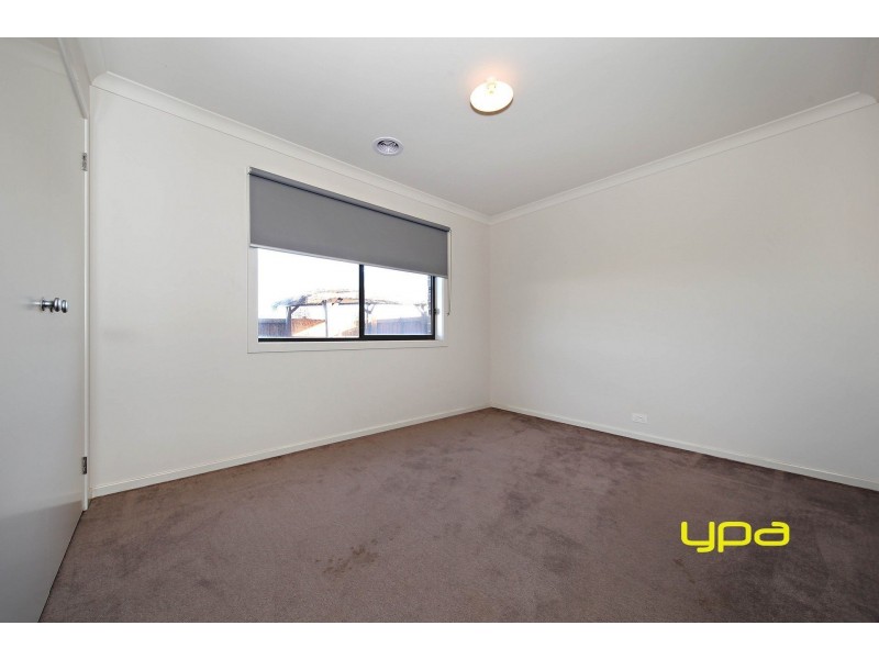 8 Aubisque Close, Plumpton VIC 3335