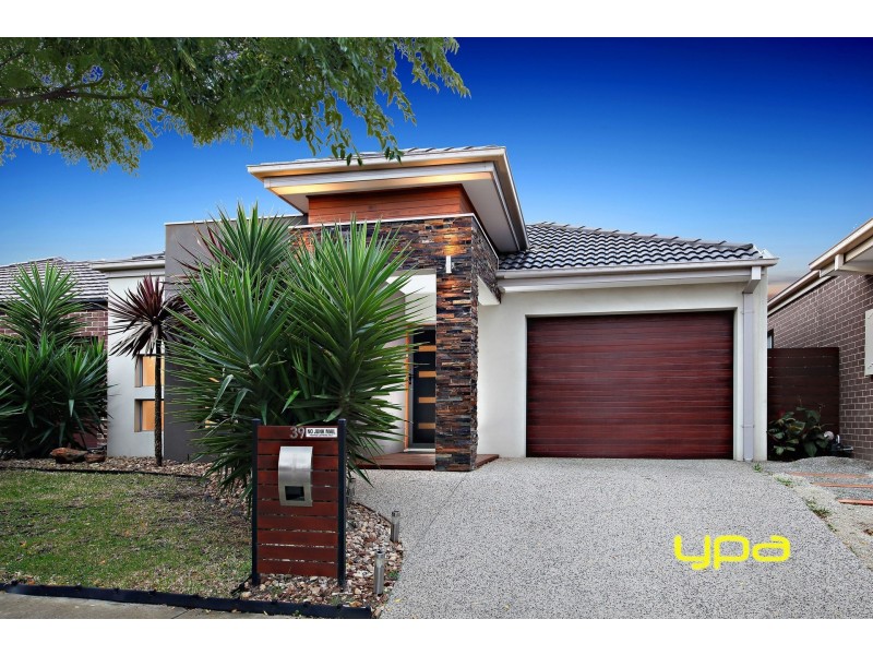 39 Daly Circuit, Caroline Springs VIC 3023