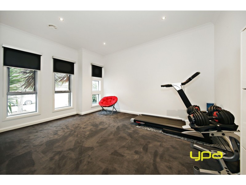 39 Daly Circuit, Caroline Springs VIC 3023