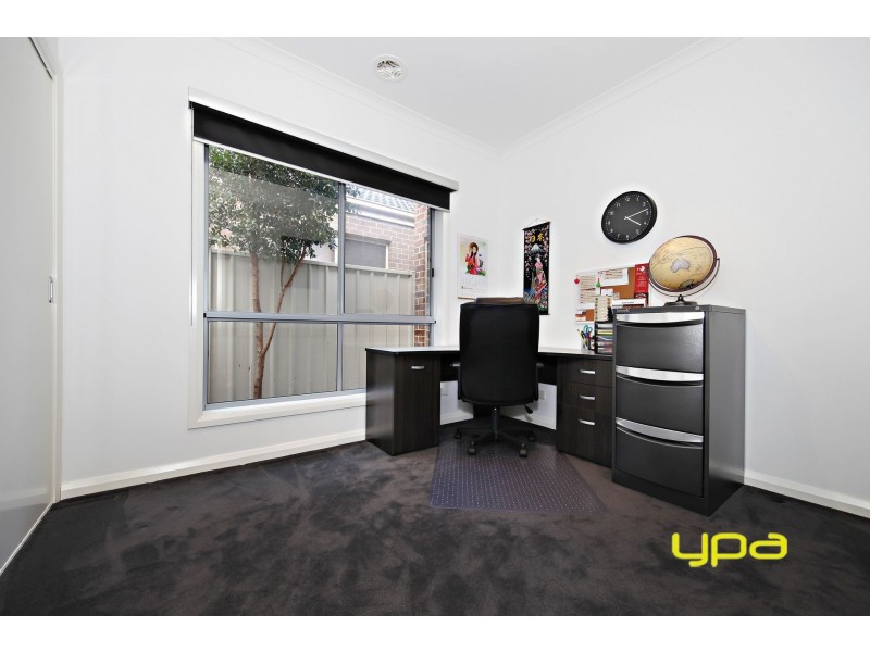 39 Daly Circuit, Caroline Springs VIC 3023