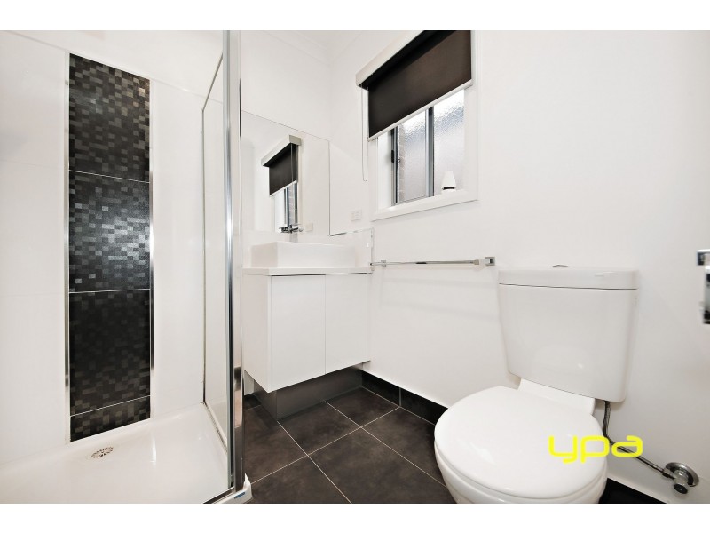 39 Daly Circuit, Caroline Springs VIC 3023