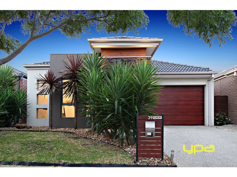 39 Daly Circuit, Caroline Springs VIC 3023