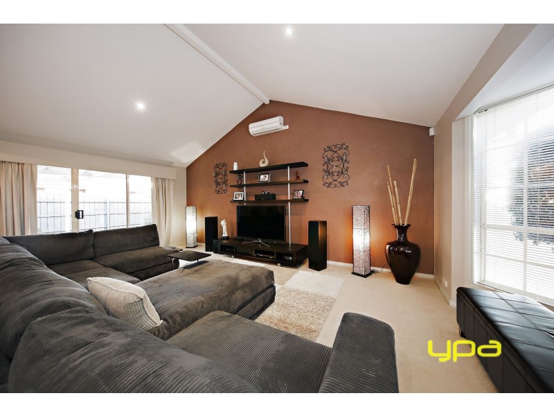 22 Contursi Drive, Sydenham VIC 3037