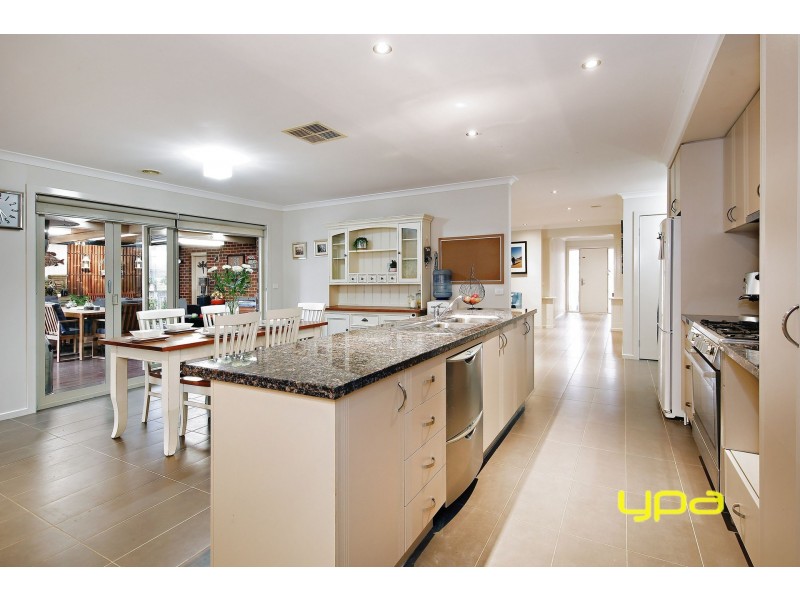 18 Atherton Avenue, Burnside Heights VIC 3023