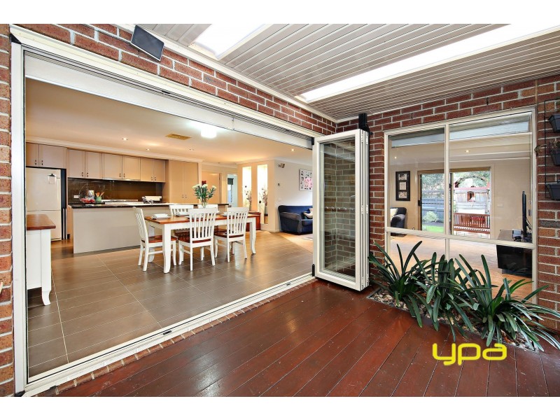 18 Atherton Avenue, Burnside Heights VIC 3023