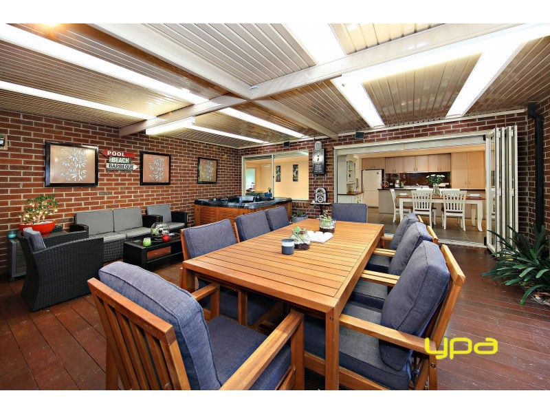 18 Atherton Avenue, Burnside Heights VIC 3023