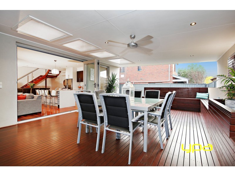 6 Dobell Crescent, Caroline Springs VIC 3023